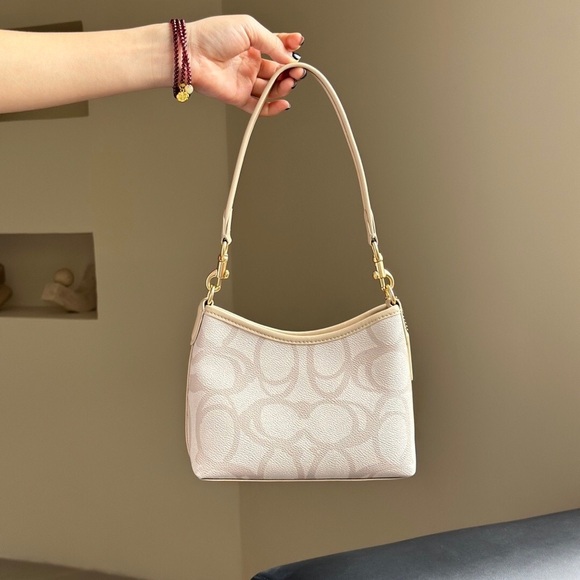 Coach Cream Shoulder Bag - Picture 3 of 9